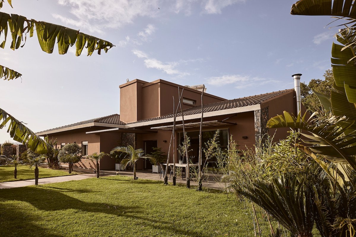 Villa Fuerte & Weddings | 2 MiniVans | 18 Guests gallery image 5