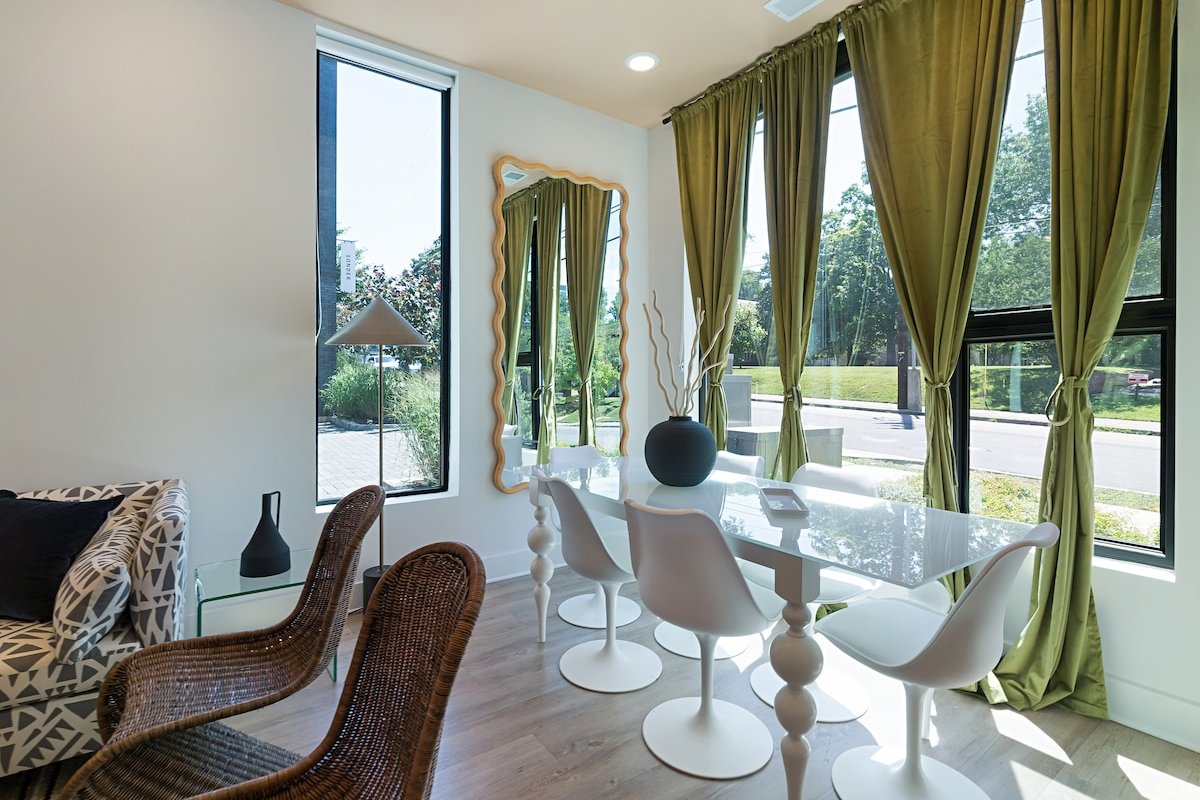 The Grove #11 by AvantStay | Private Patio+Near DT gallery image 4