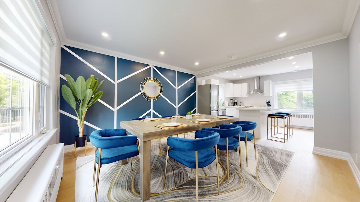 Stylish 4 Bedroom Home in AAA Location gallery image 3