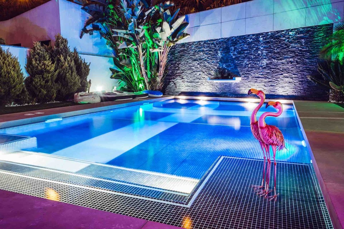 Palm Tree Villa gallery image 5