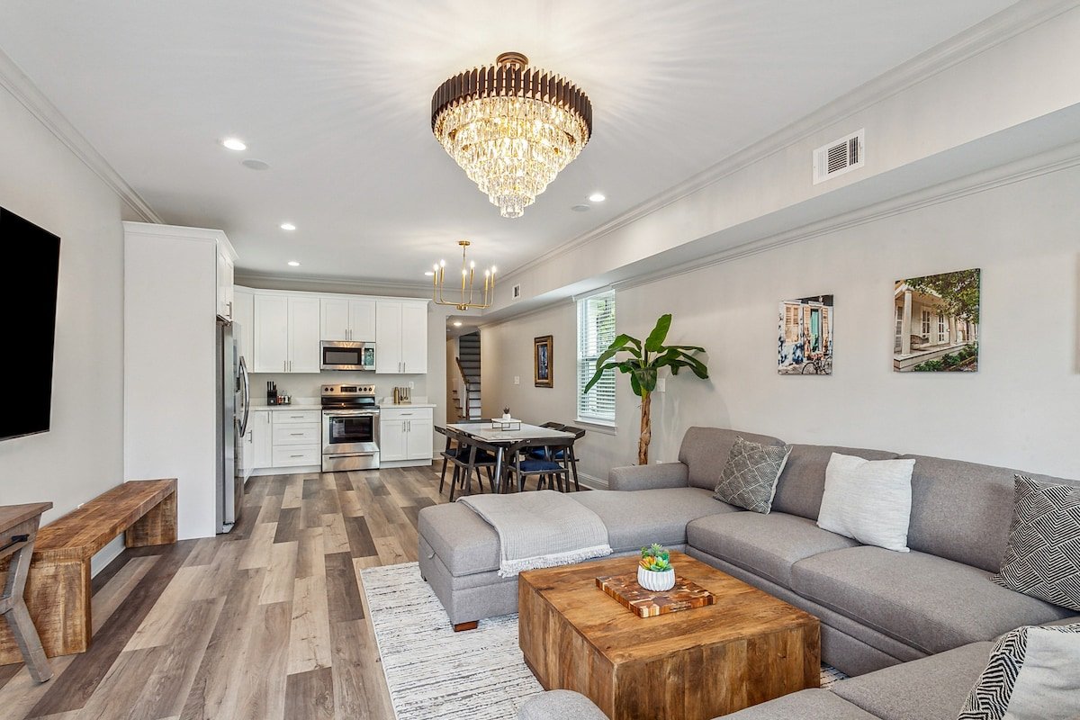 Brand New 5BR 5BA all en suite gallery image 2