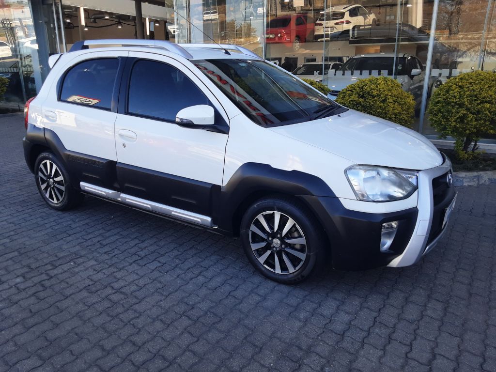 TOYOTA ETIOS CROSS 1.5 Xs 5Dr for Sale in South Africa