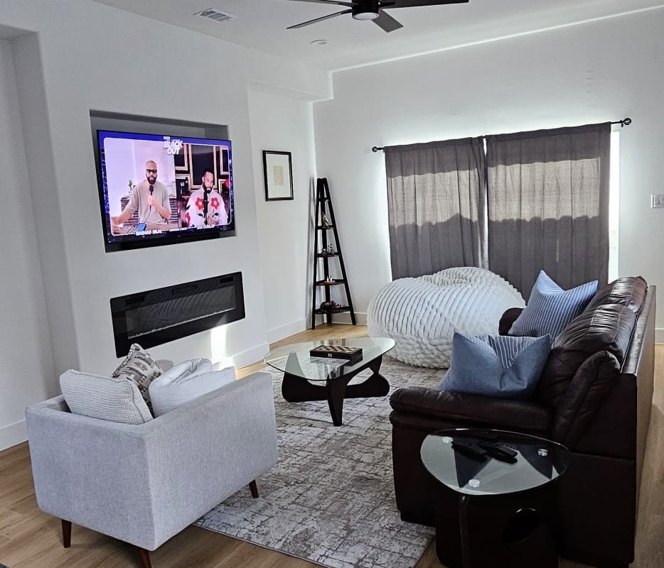 Stunning Rooftop Oasis gallery image 3