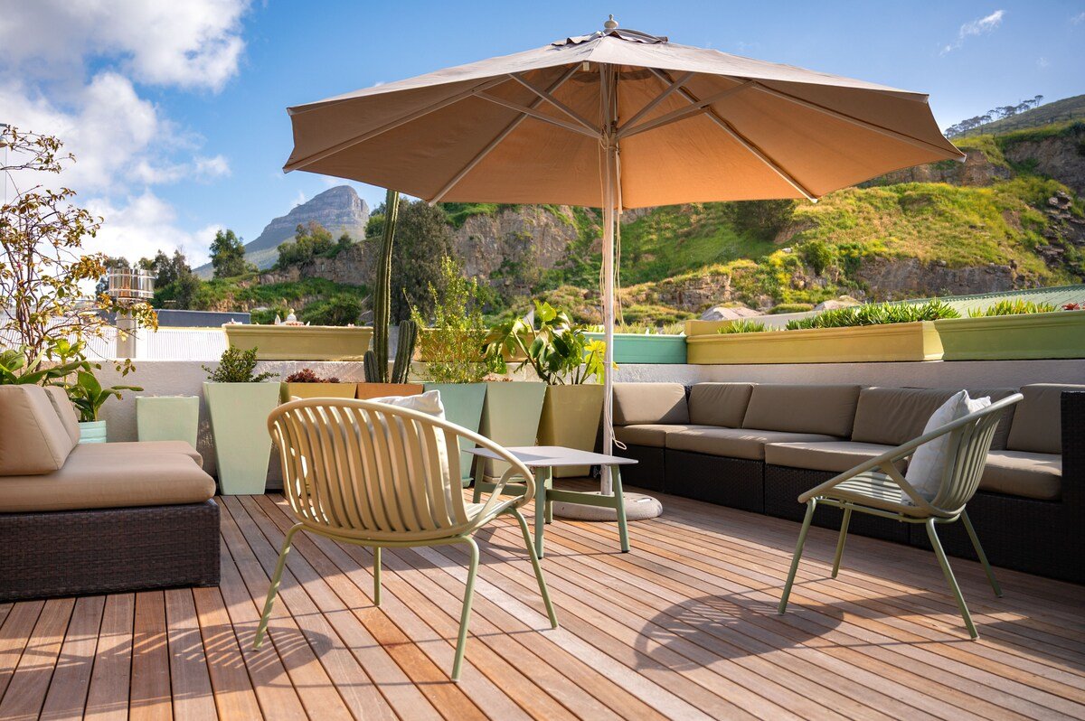 6 bedroom villa with roof top pool & mountain view gallery image 3