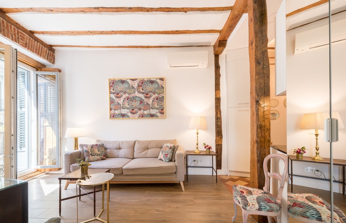 Stunning PRADO SANTA ANA Cozy Sunny 2bd/2ba LIFT gallery image 3