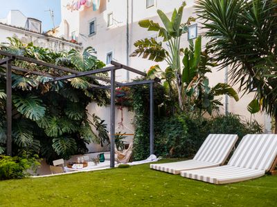 Charming Apt | Heated Pool & Private Garden