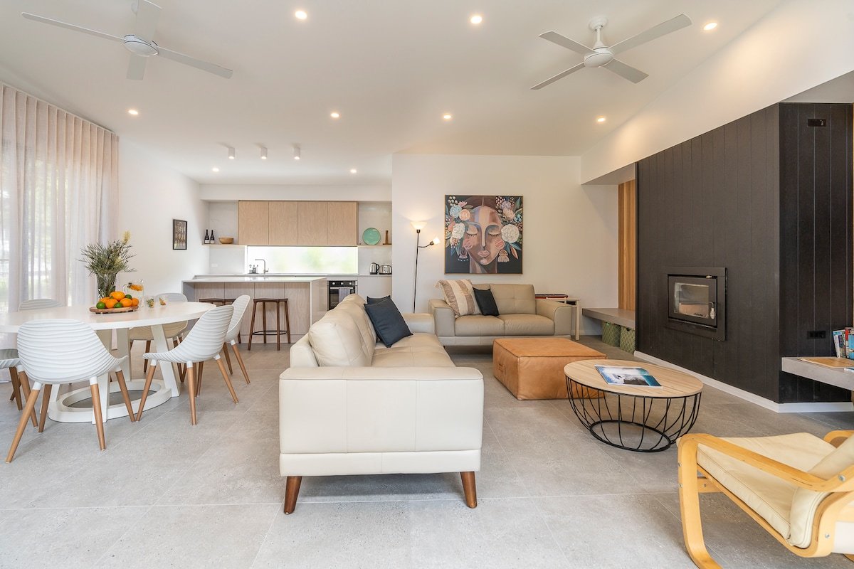 Barrels – Boomerang Beach gallery image 4