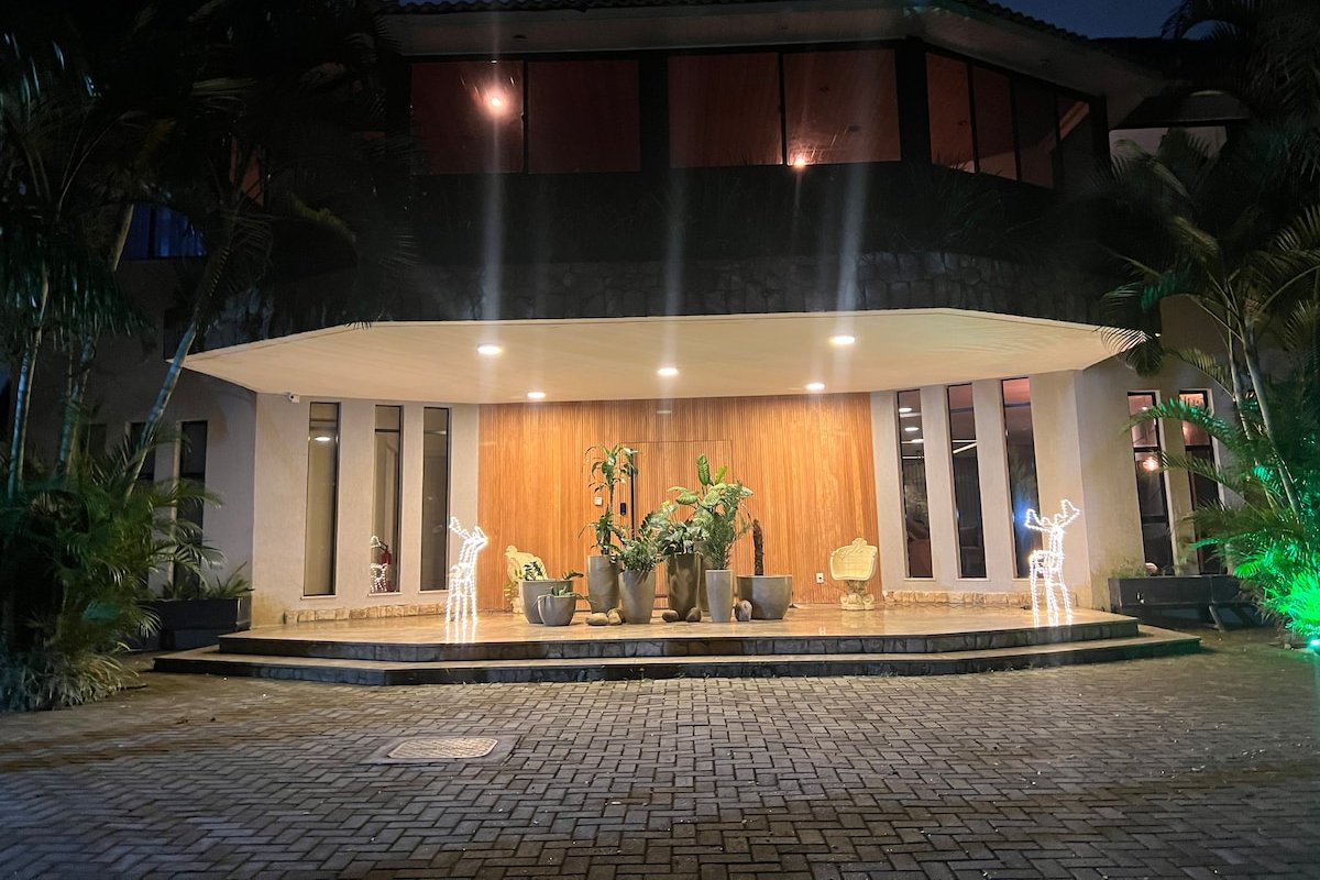 Mansion on the beach 7 suites gallery image 4