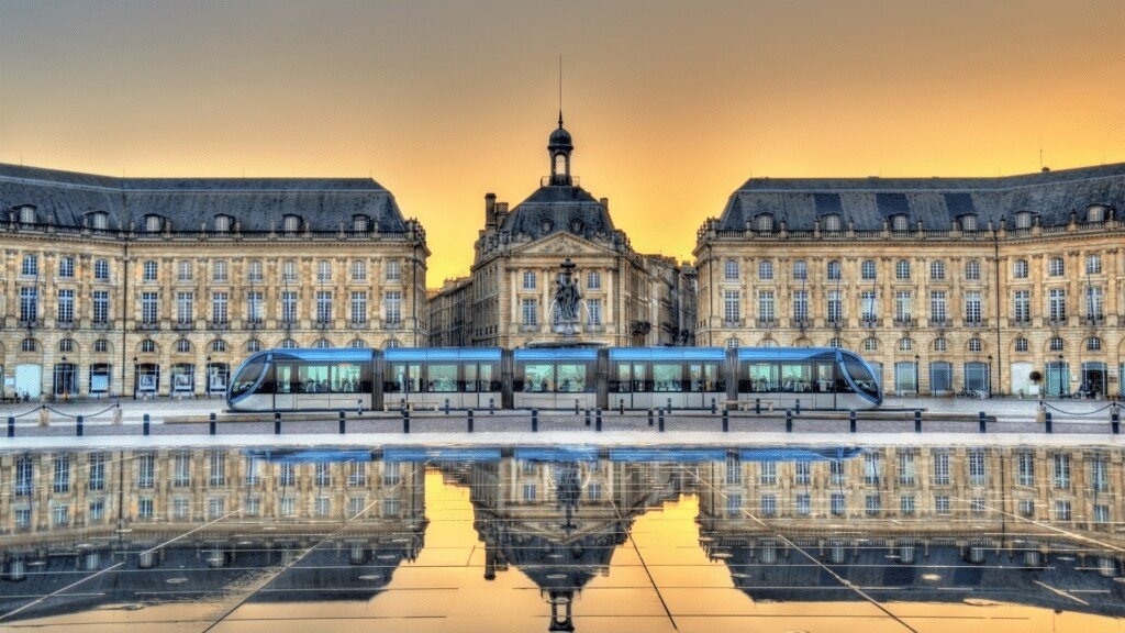 Maison contemporaine avec piscine proche Bx gallery image 5