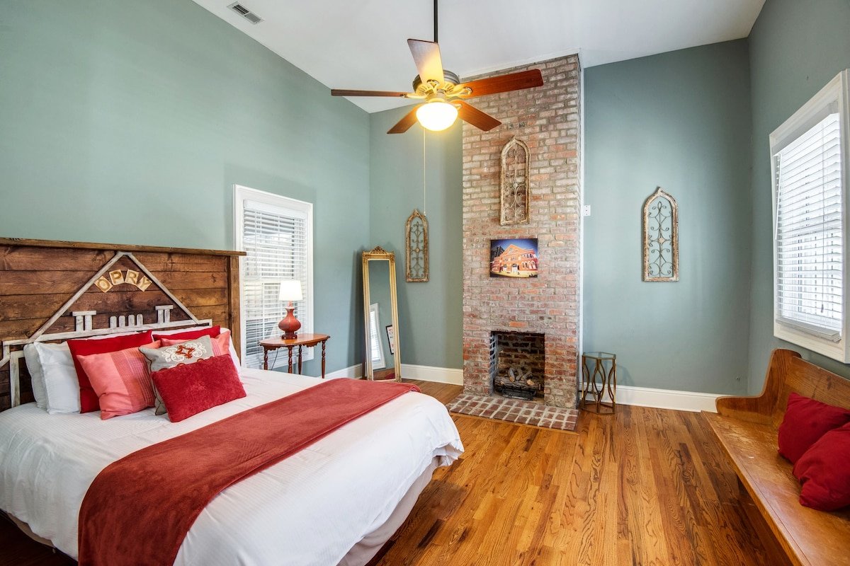 Big Blue – Nashville’s Premiere Home for Groups gallery image 4