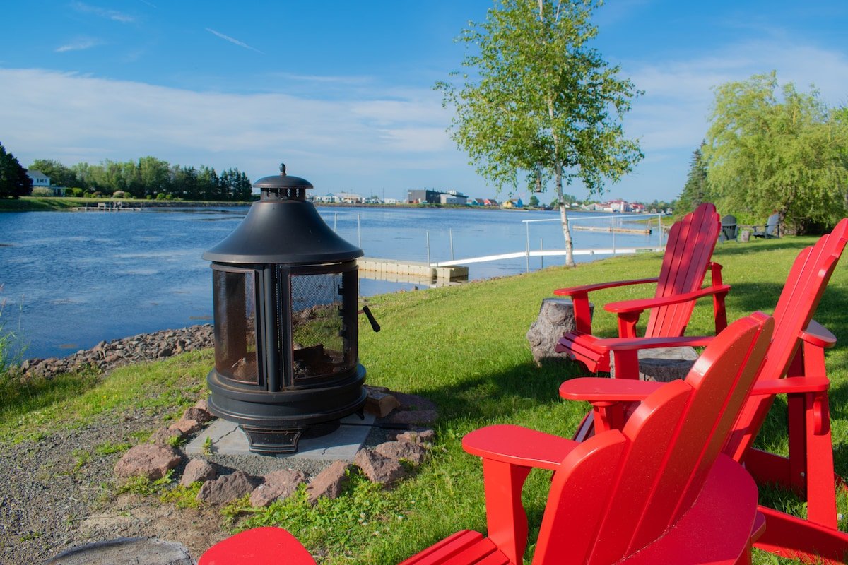 All-season waterfront 4-bedroom in Shediac gallery image 4