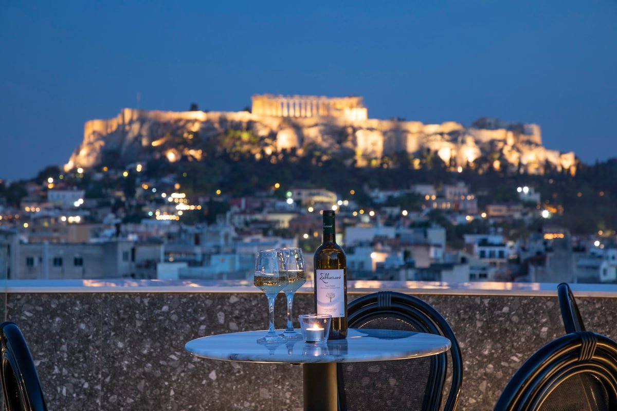 An awarded apartment for its luxury @ Athens heart gallery image 2