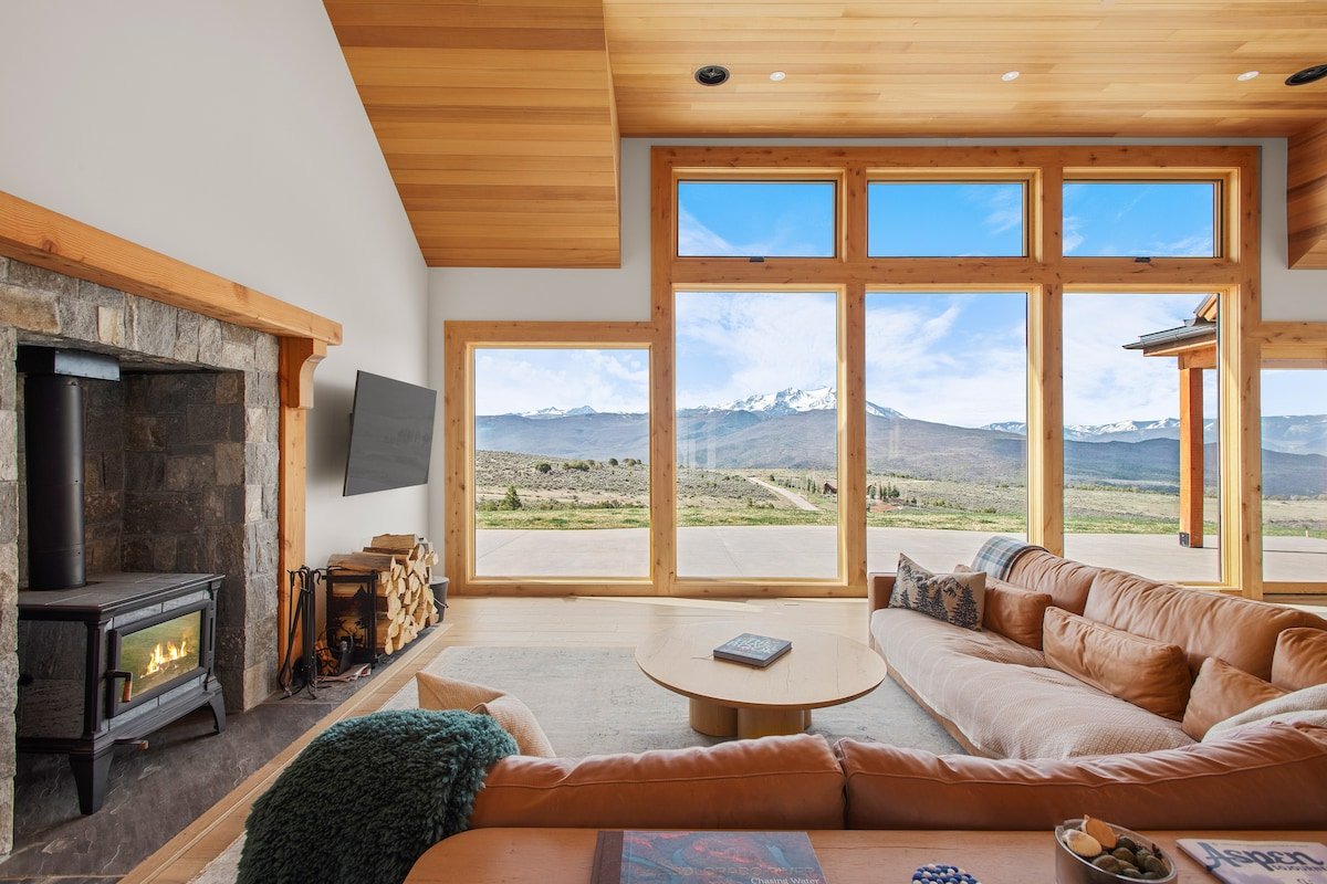 Hot Tub, Cold Plunge & Sauna, Mountain Views