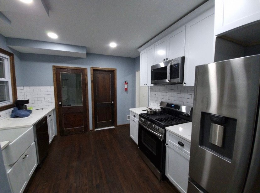 The Blue Flamingo (Full House) gallery image 5