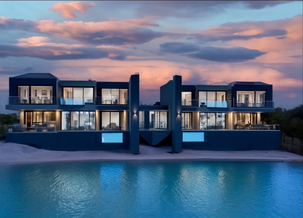 NEW Liquid Beach Estate 2 Villas / 4 Pools / 10bed