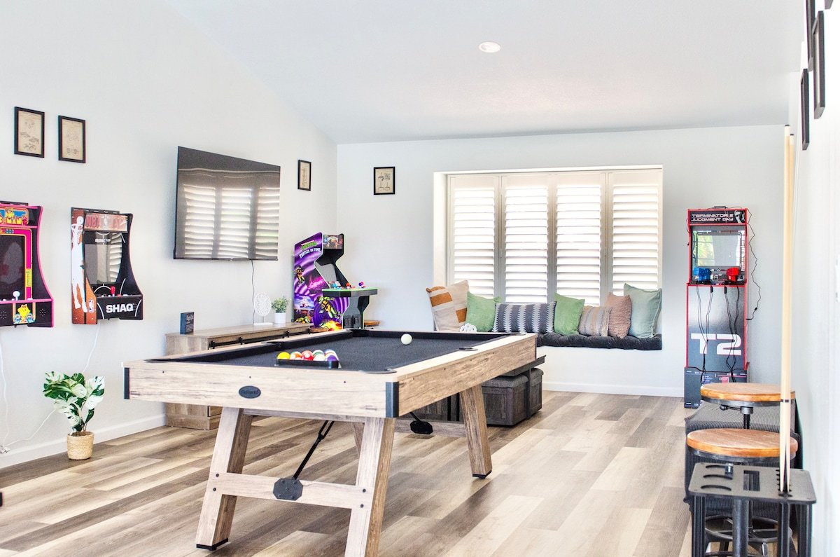 Insta-Worthy Oasis, Strip View, BBall, Heated Pool gallery image 4