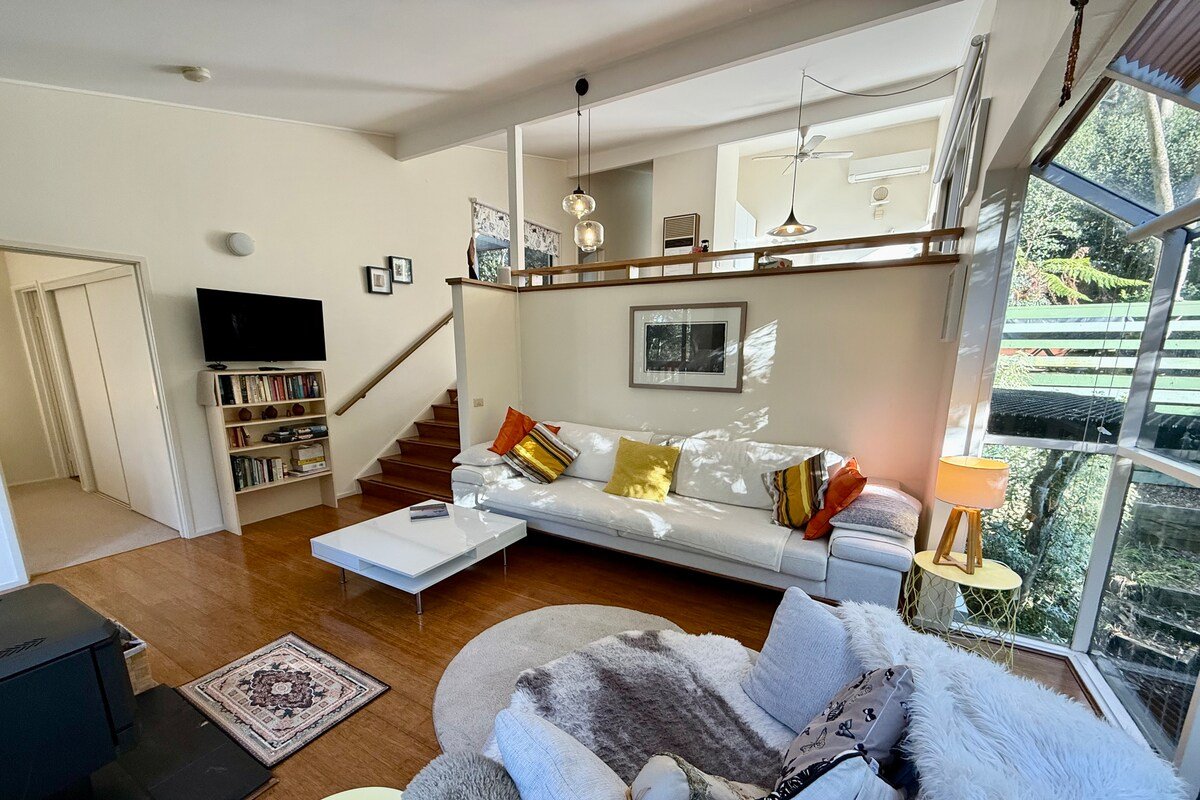 Sassafras Treehouse gallery image 4