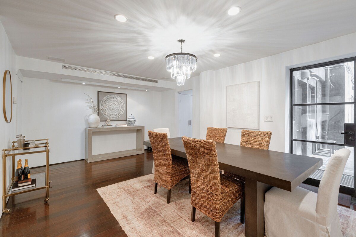 Huge Triplex + Movie Theater gallery image 5