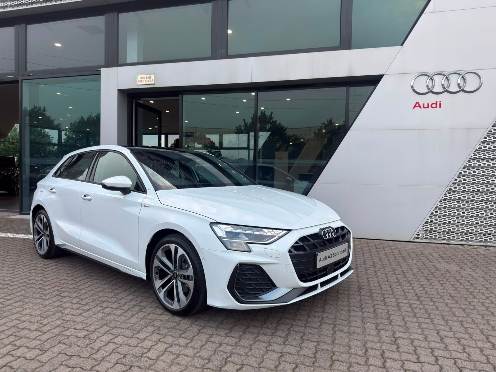 AUDI A3 SPORTBACK 35 TFSI S LINE SELECT TIP for Sale in South Africa