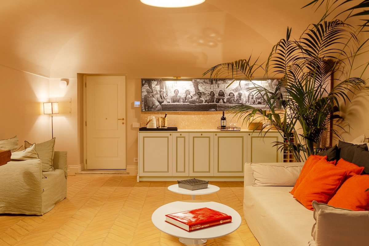 Noble apartment @ Dimora Palazzo Borghese gallery image 2