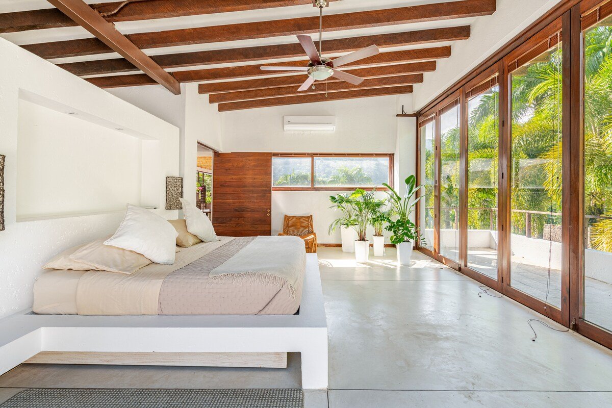 Med001 – Luxury villa with pool near Medellin gallery image 4