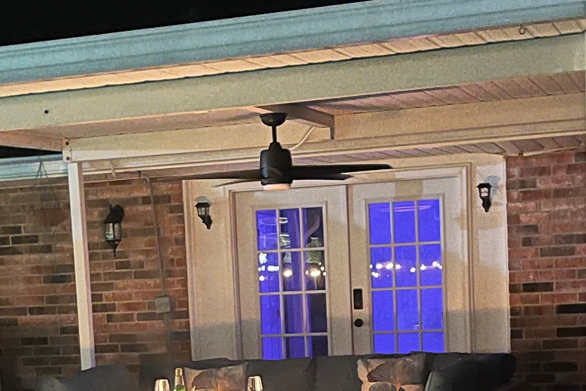 King/Pool/Family- near French Quarter gallery image 5