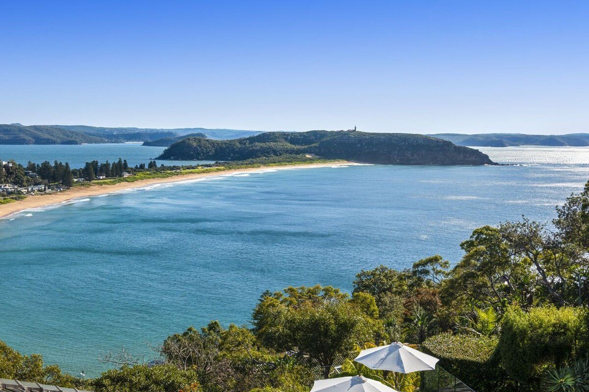 Pacific Vista by Palm Beach Holiday Rentals gallery image 5