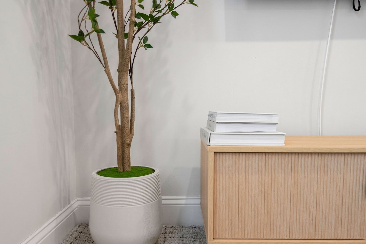 Modern 5B3B in Boston | Steps to the T gallery image 3