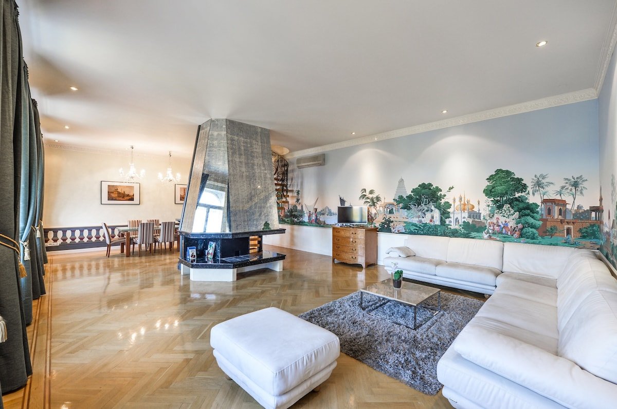 Fresco Apt. Walk to Charles Bridge gallery image 3