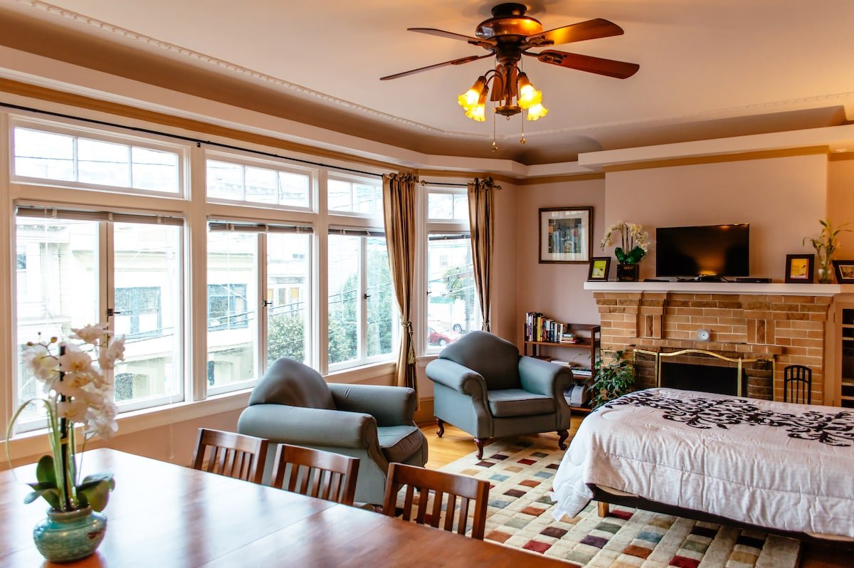 Prime 3BR Flat in Central SF. Perfect for groups! gallery image 5