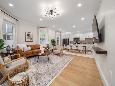 Spacious duplex near T Downtown