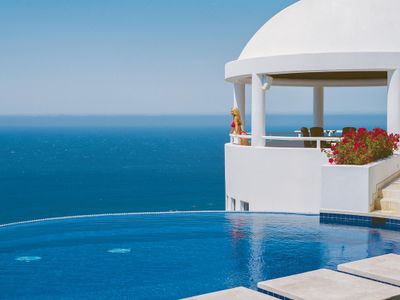 Luxury Awaits – Villa Clara Vista by Cabo Villas