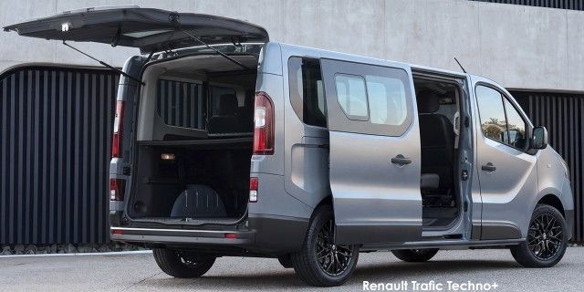 RENAULT TRAFIC 2.0 dCi TECHNO + AT - 4 