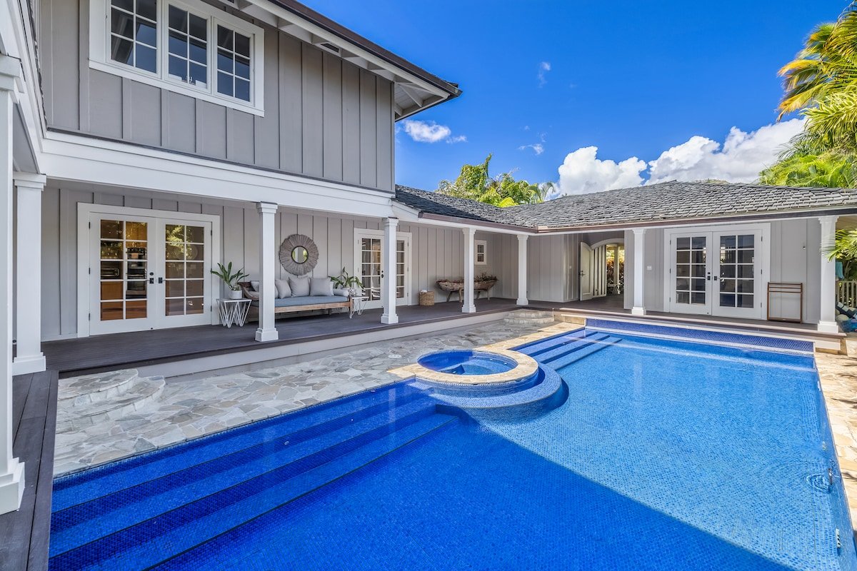 Luxe Moana Lani Oceanfront Home w/ Pool & Jacuzzi gallery image 3