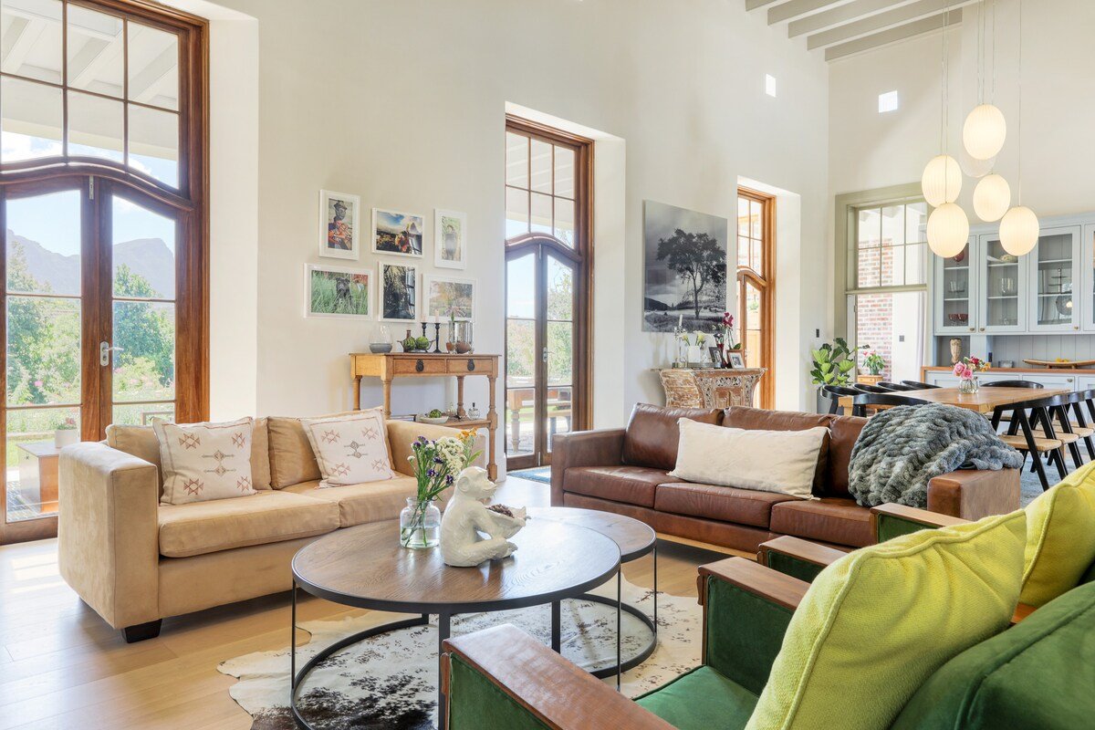 Stylish 3-Bed Constantia Home with Mountain Views gallery image 5