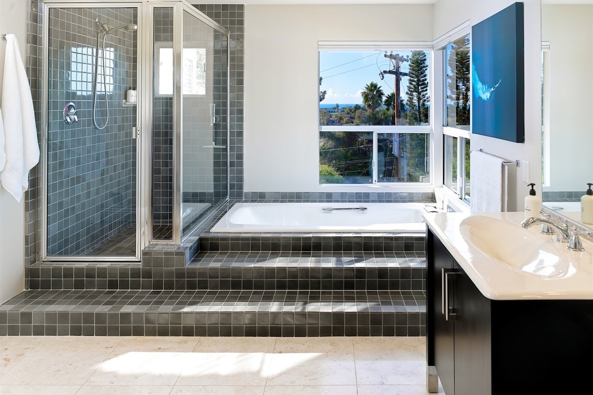 Luxury Home | Ocean View | Fire Pit | BBQ gallery image 5