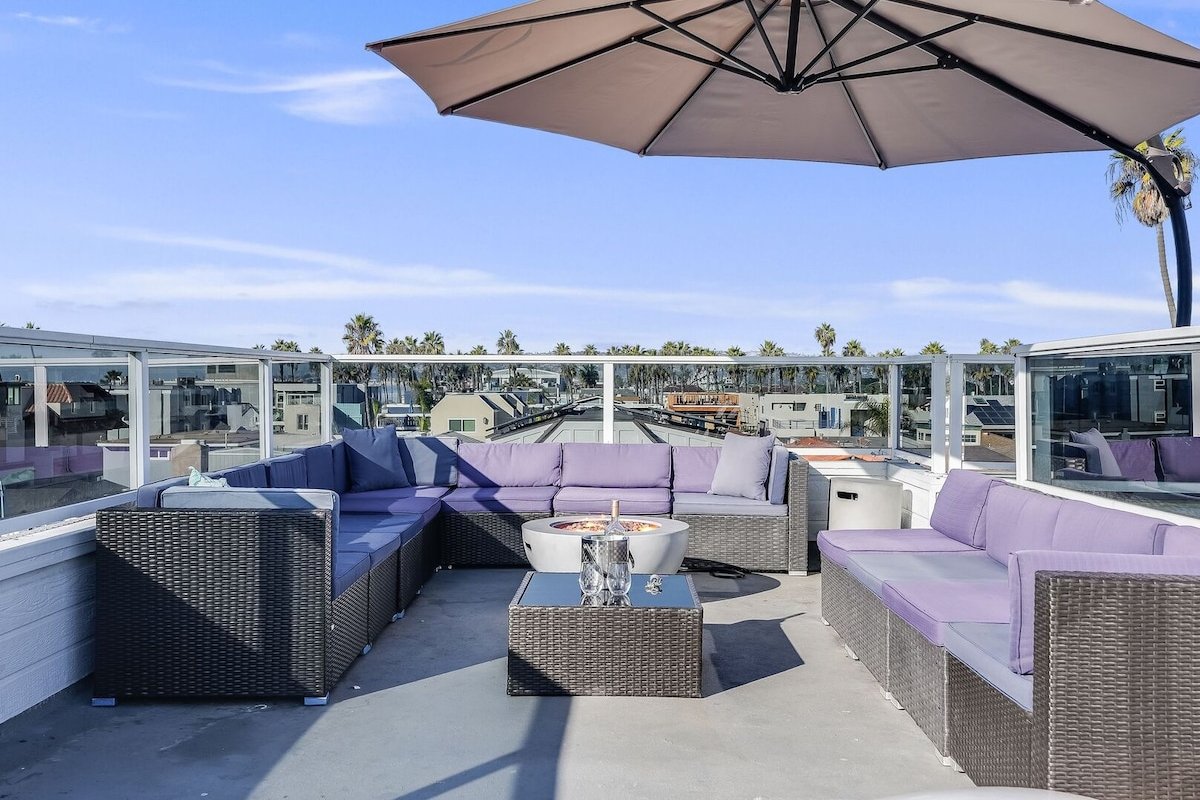 Massive Beach Home | Ocean View | Amazing Rooftop gallery image 3