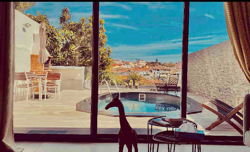 The Pool House – Relax & Swim with stunning view