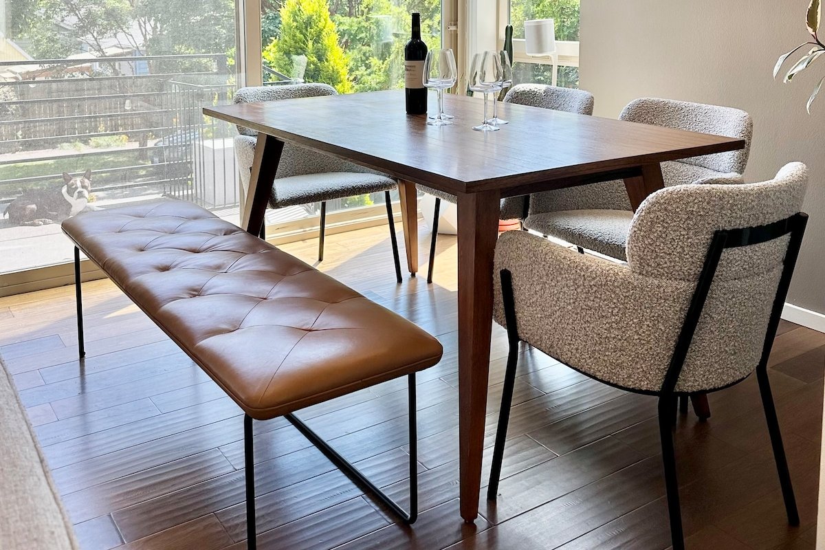 Modern 3B2B near CapHill w Rooftop gallery image 4