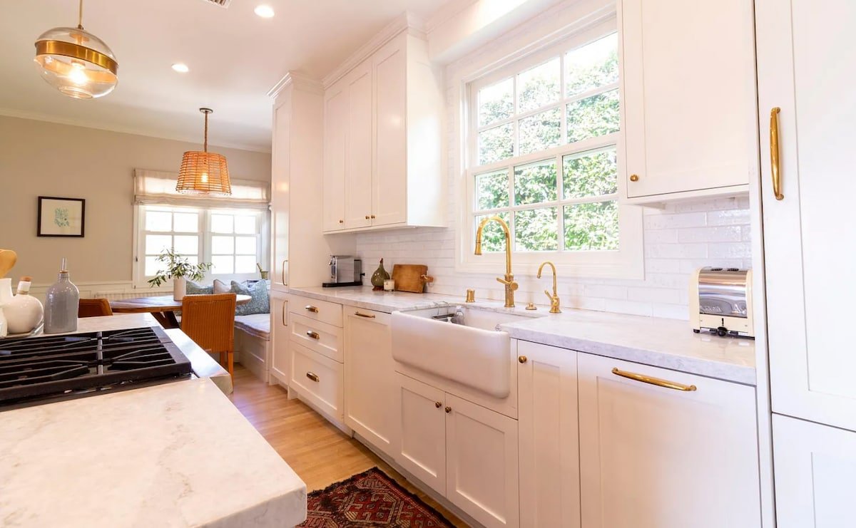 Entire home near UCLA! gallery image 4