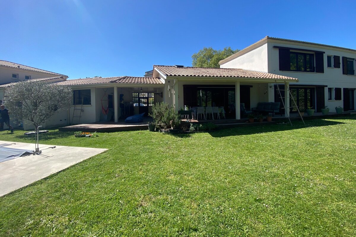 Ravissante maison contemporaine avec piscine gallery image 4