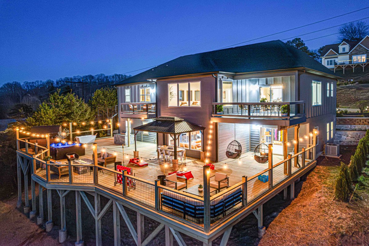 Million Dollar VIEWS Amenities & Entertainment