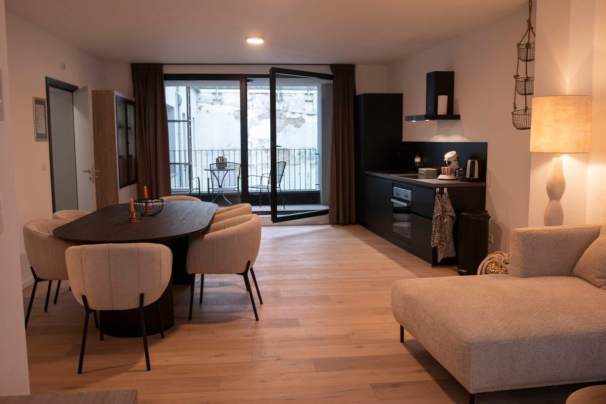 Central Superior suite 201 – Free Parking gallery image 3