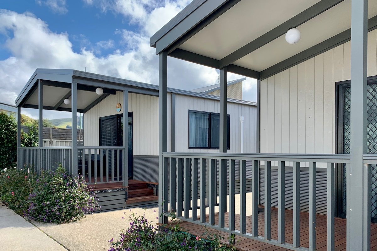 Apollo Villa – short walk to beach gallery image 3