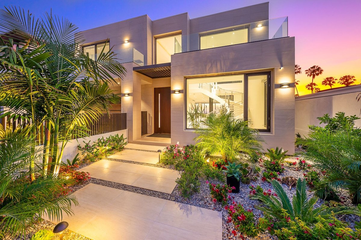 New Listing – Lux at La Jolla Shores gallery image 4