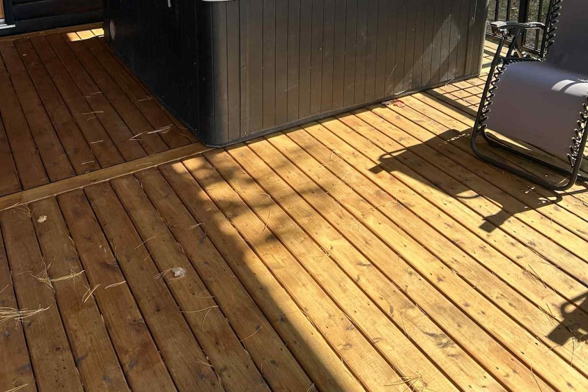 Sunset Shore Cottage – Riverfront gallery image 3