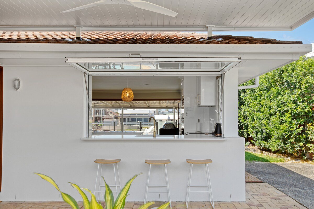 Pet Friendly Waterfront House – Saltwater Villas gallery image 3