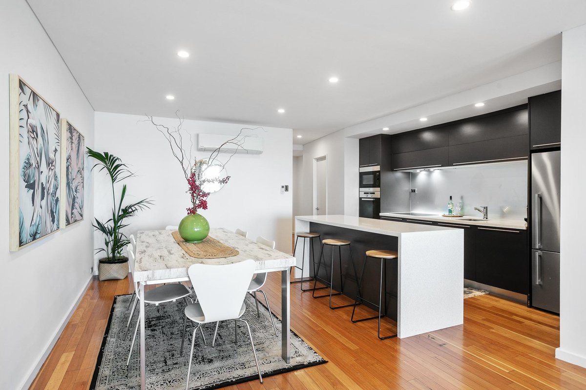 Apartment M401 – coastal style and luxury awaits!