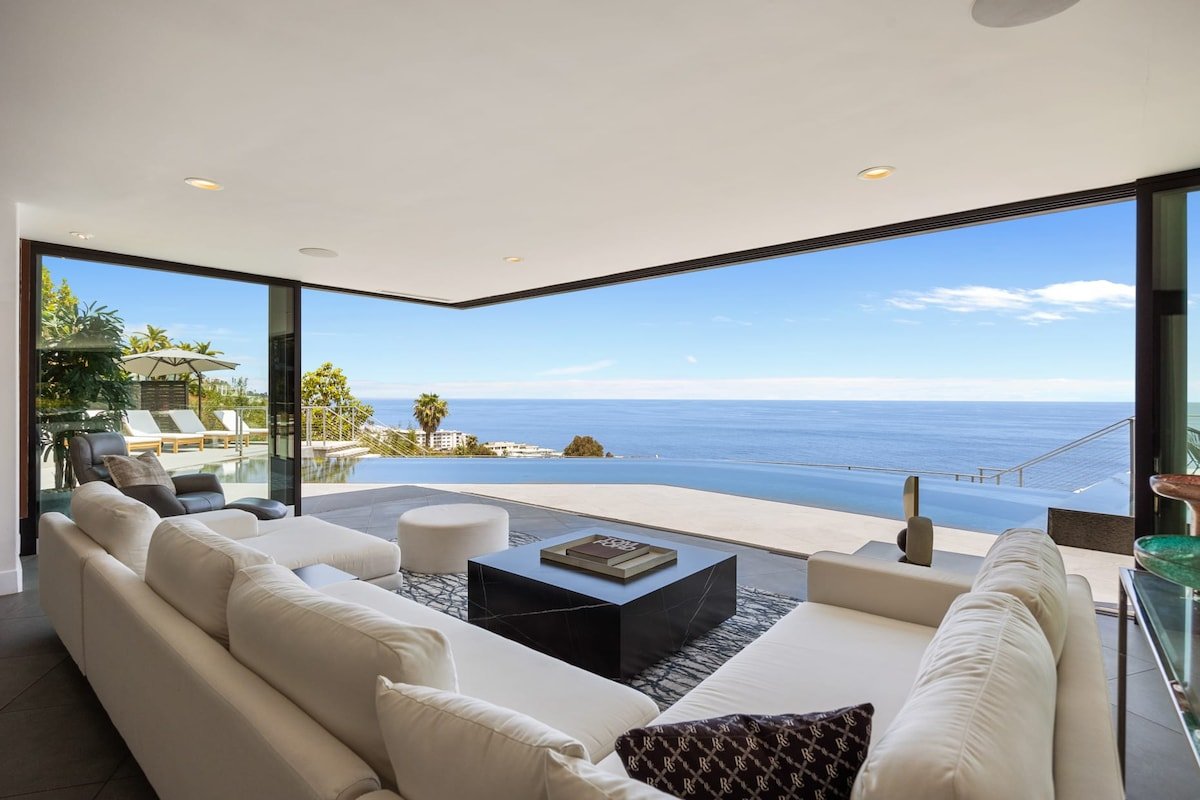 Malibu Oceana Bleu by Stay Awhile Villas gallery image 2
