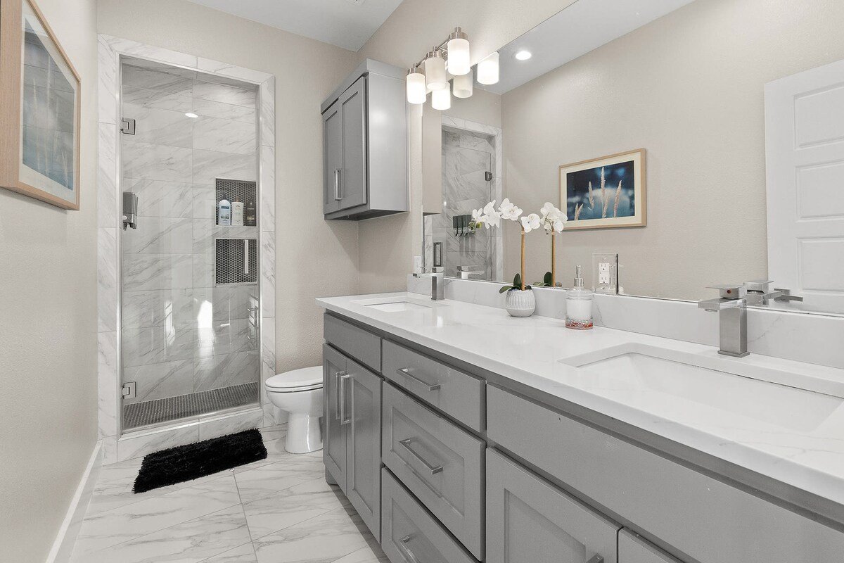 5BR Dallas Getaway | Fast Wi-Fi & Pet-Friendly Yar gallery image 5